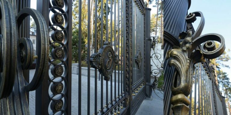 Ковані елементи в інтер’єрі та екстер’єрі: стиль, довговічність та індивідуальність
