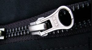 Молнии YKK: Почему этот маленький элемент имеет такое большое значение?