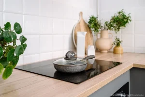 Економія простору: набори сковорідок і сотейників, що підходять для компактного зберігання