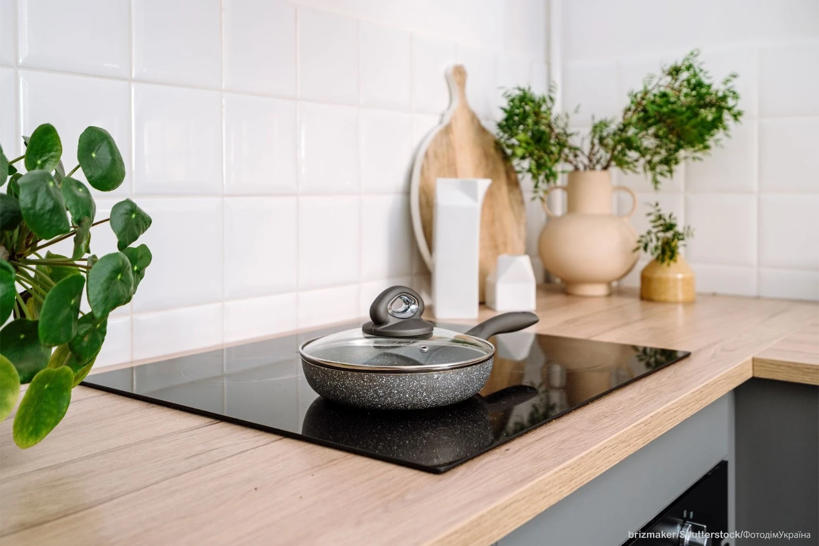Економія простору: набори сковорідок і сотейників, що підходять для компактного зберігання