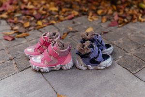 Дитяче взуття для дівчаток: комфорт, безпека та стиль щодня