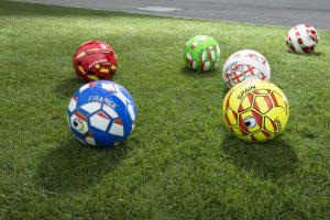 Футбольный мяч для улицы: особенности