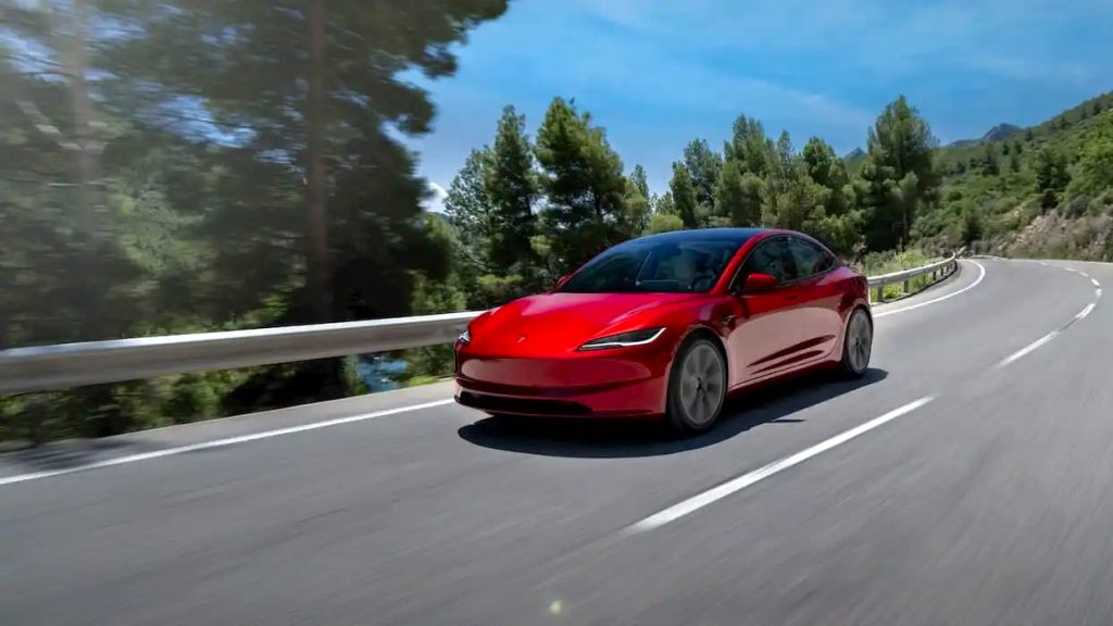Tesla Model 3 в Україні: реальна економія на кожному кілометрі