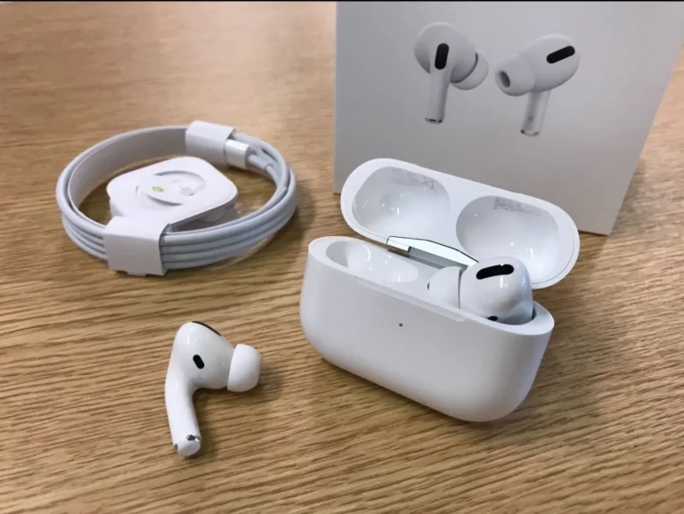 Бездротові AirPods або оригінальна колонка JBL: що купити і для чого